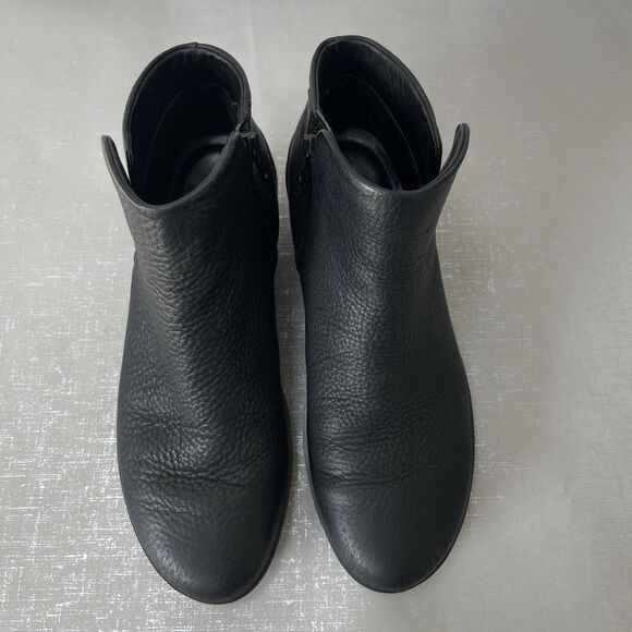 Ecco Skyler Black Leather Boots Womens 7 Waterproof Chelsea Bootie Low Wedge - Picture 3 of 13